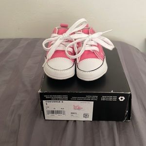 CONVERSE PINK CRIB SHOE